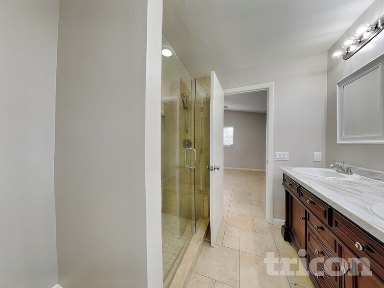 Building Photo - 4387 Pasadena Cir