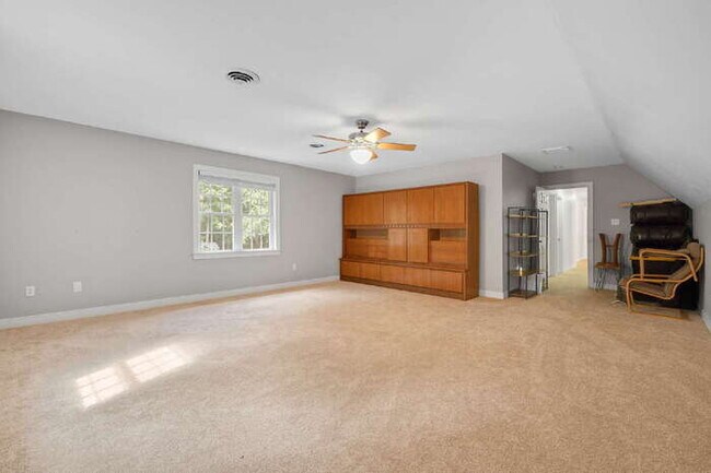 Building Photo - 4 Bedroom Home on 3.65 Acres in Moseley – Available September 22nd – $3,500/mo