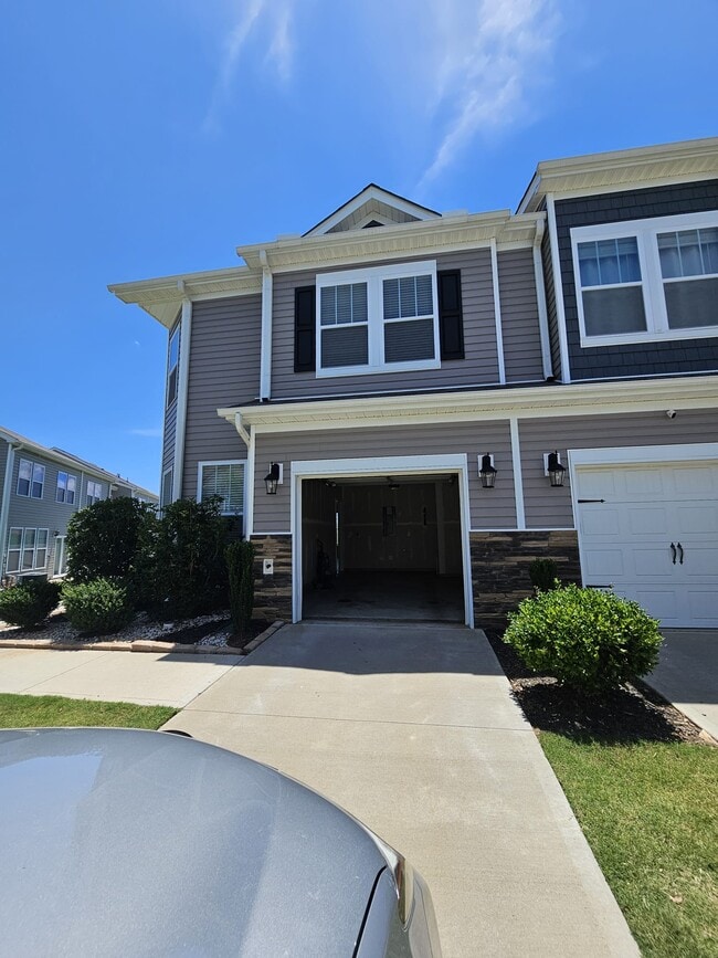 Building Photo - 422 Yellow Fox Rd