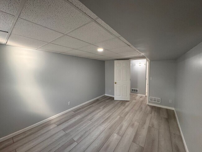 Building Photo - AVAILABLE NOW! Gorgeous, Newly Renovated 5 Bedroom, 2 Bathroom Single Family Home w/Huge Fenced I...