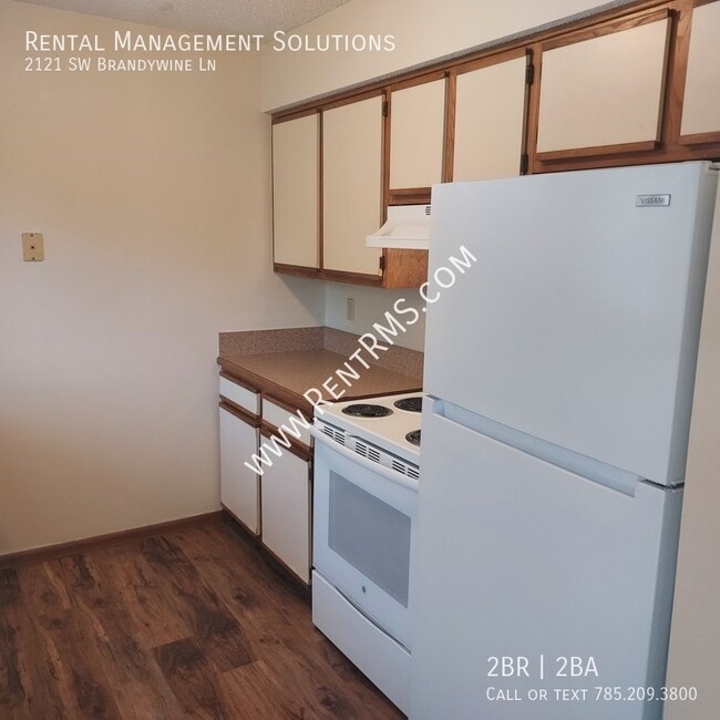 Building Photo - 2121 SW Brandywine Ln
