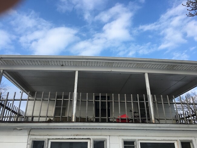 Newly remodeled with A/C mini split with heat pump. - 208 1/2 East Colfax