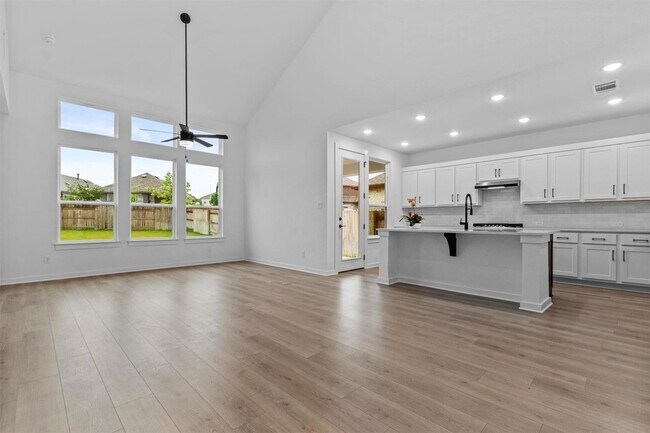 Building Photo - 547 Billowing Way