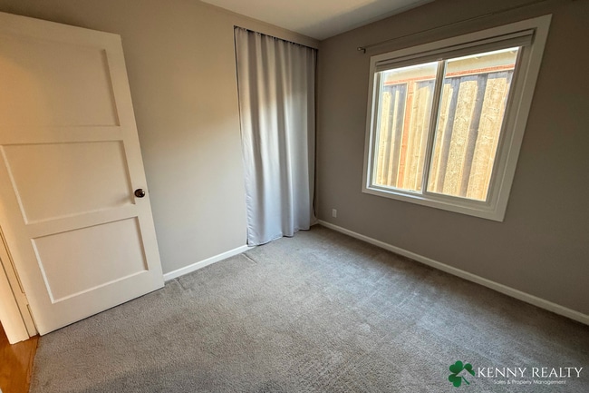 Building Photo - Beautifully Updated 3 Bedroom Home in South San Francisco