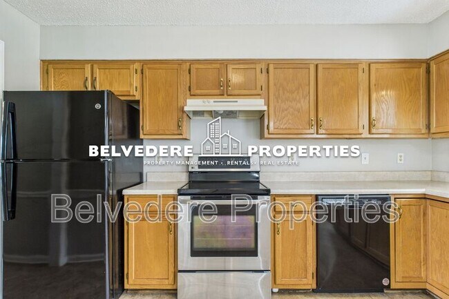 Building Photo - 900 Stockwood Ct