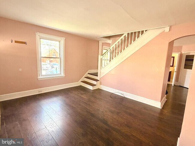 Building Photo - 400 W 3rd St