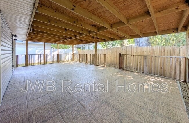 Building Photo - 755 McDuff Ave S