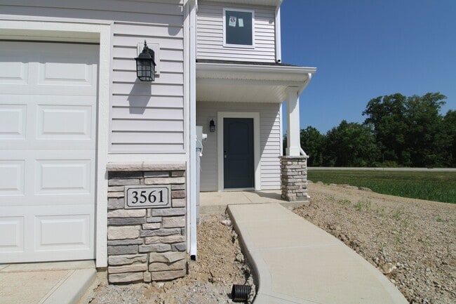 Building Photo - 3561 Canal Square Dr