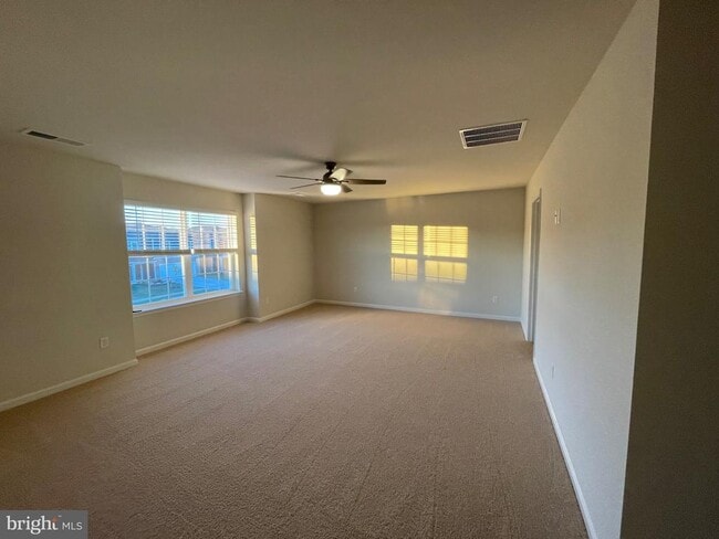 Building Photo - 112 Charing Cross Dr