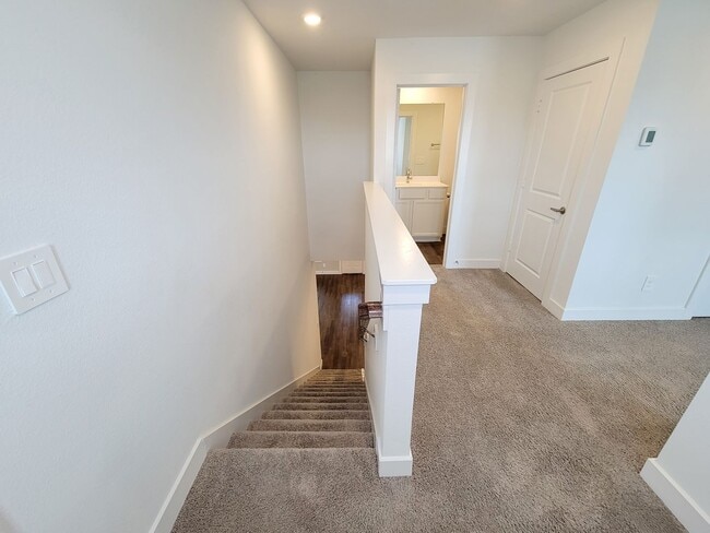 Building Photo - Very functional floor plan, has game room/home office, covered back patio on a big lot. Primary o...