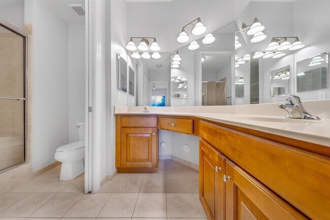 Building Photo - 3500 Oaks Clubhouse Dr