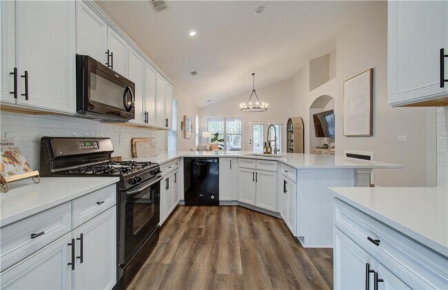 Building Photo - 3822 Carriage House Dr