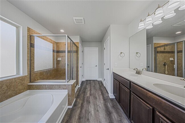 Building Photo - 16300 Copper Ellis Trace