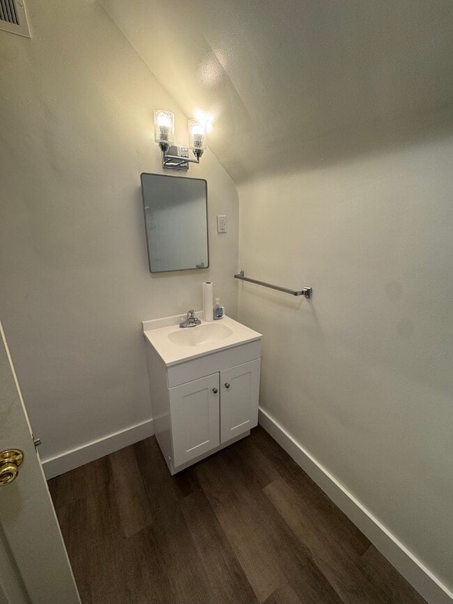 Building Photo - 212 N Highland Ave