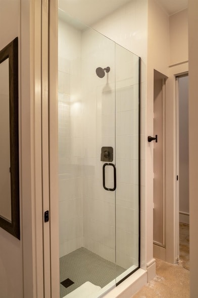 Building Photo - 612 W 8th Ave