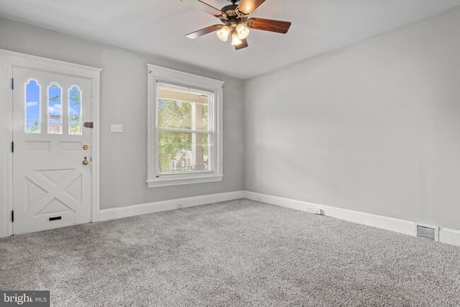 Building Photo - 466 Shurs Ln