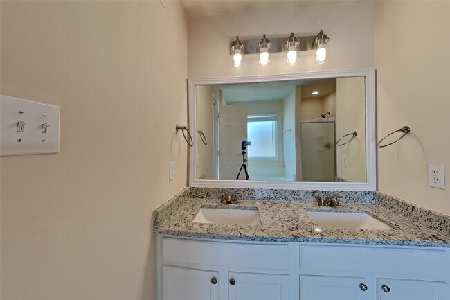 Building Photo - 5018 Woodland Meadows Ln