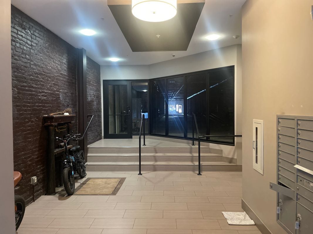 Building Photo - 110 Walton St