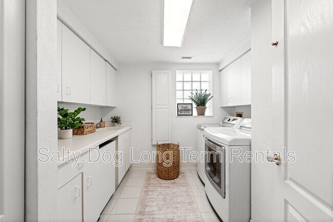 Building Photo - 626-1 Riverside Drive