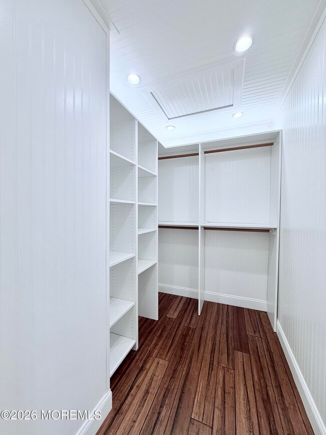 Building Photo - 7 Longfellow Ct