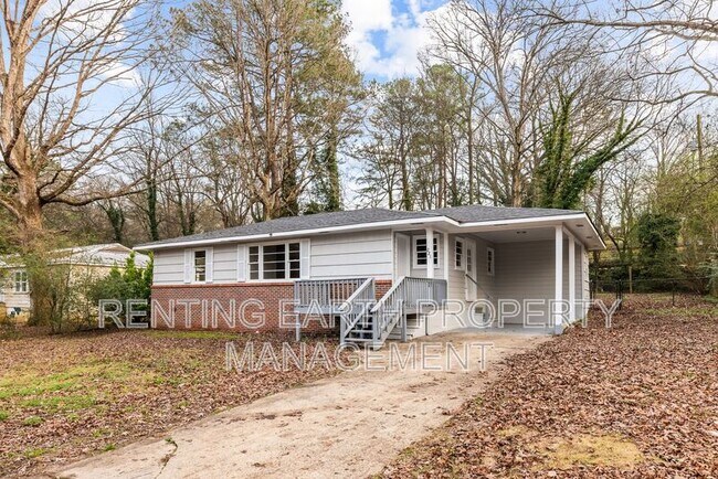 Building Photo - 221 Lawson Rd
