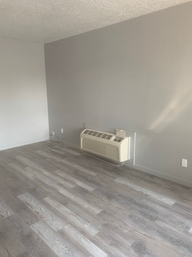 Building Photo - Cute 1 bed/1 bath home in Myrtle Creek.