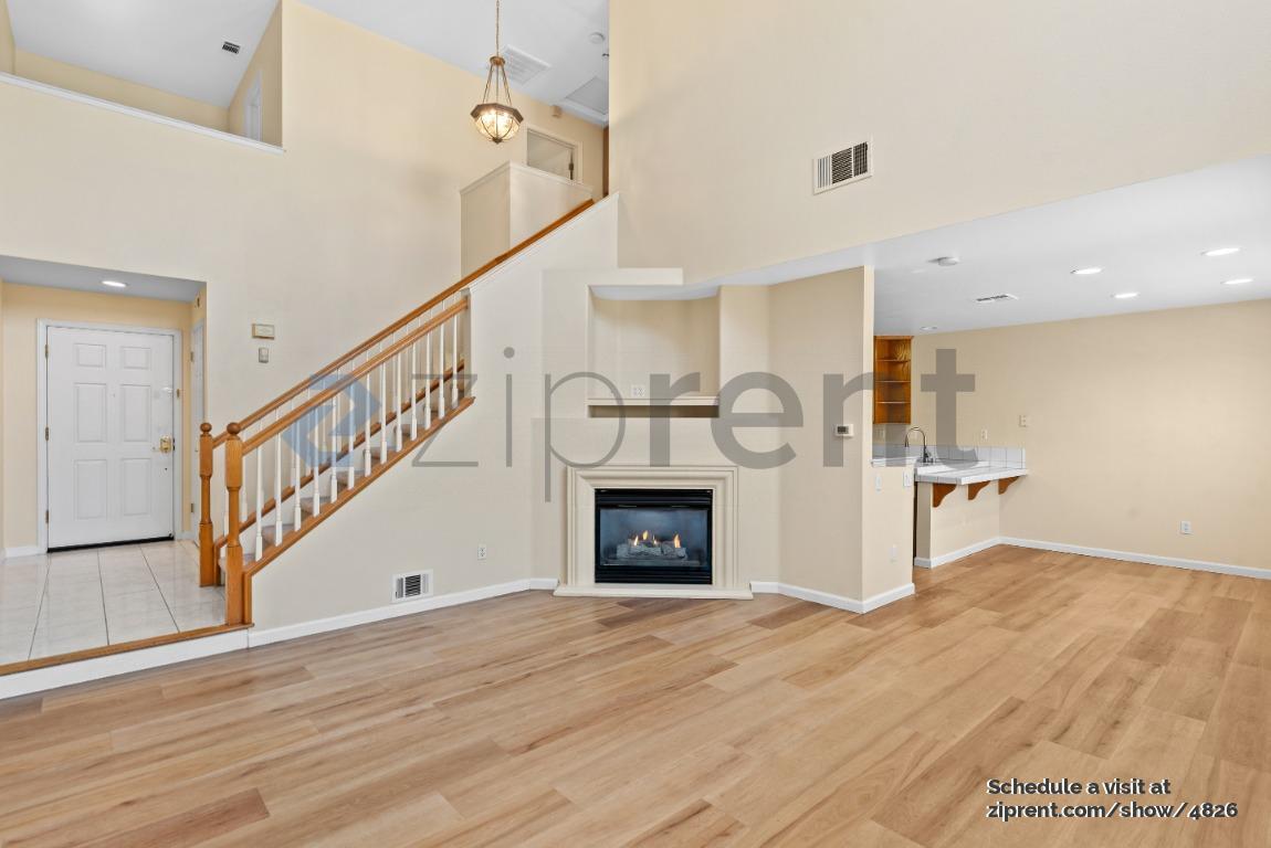 Building Photo - 439 Sandhurst Dr