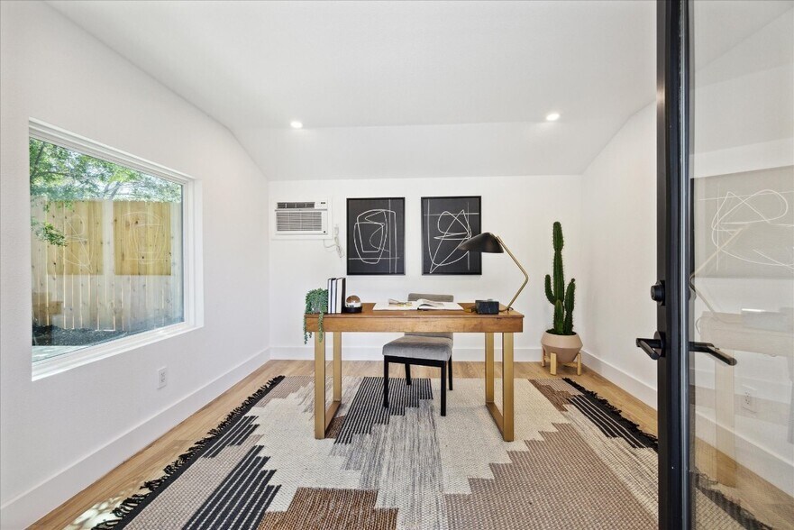 Building Photo - 7130 Scenic Brook Dr