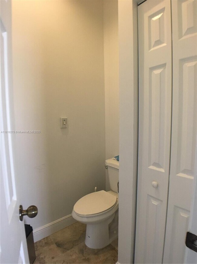 Building Photo - 1138 Croton Ct