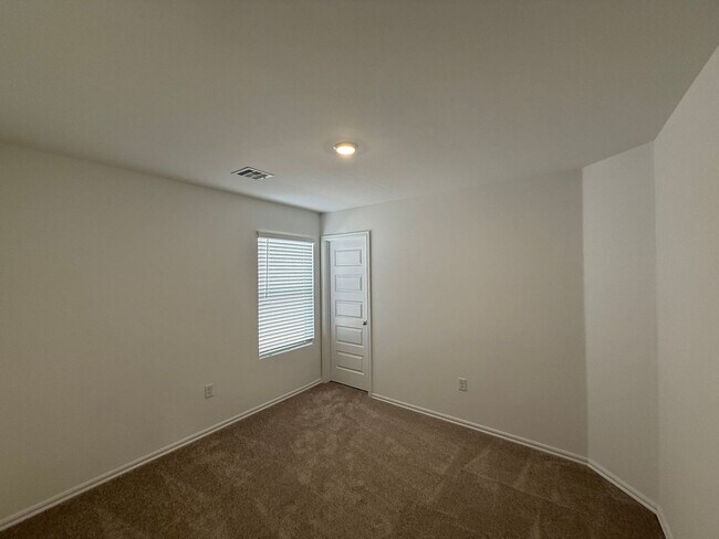 Building Photo - Brand New 4 Bedroom 2 Bath Home in Mustang Schools