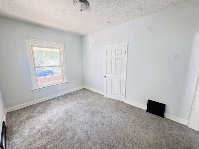 Building Photo - 3616 W 47th St