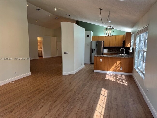 Building Photo - 2019 Cove Ln