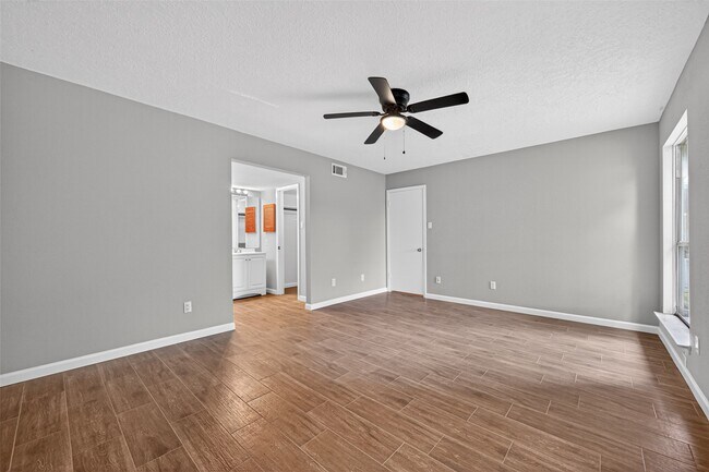 Building Photo - 9231 Baronsmede Dr