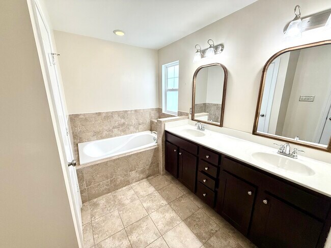 Building Photo - 2857 Cross Landing Dr