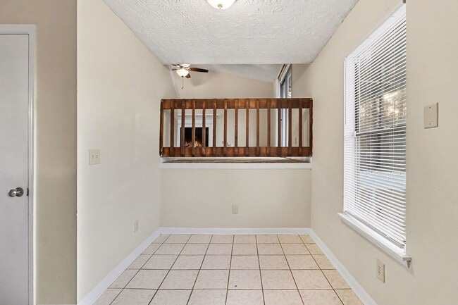 Building Photo - 3 Bedroom 2 Bath House