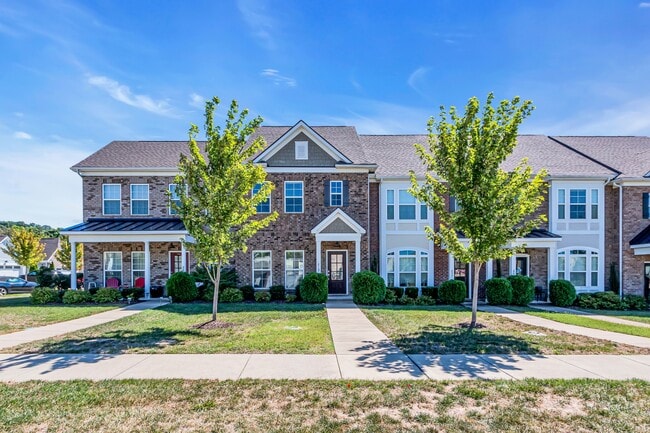 Primary Photo - 253 Mary Ann Cir