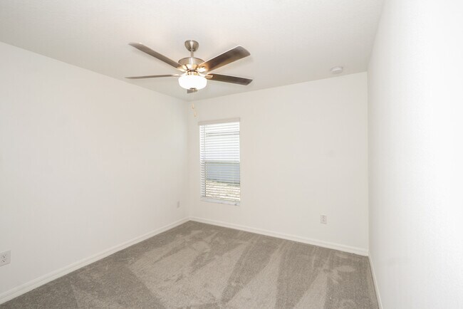 Building Photo - 4019 84th Ct E