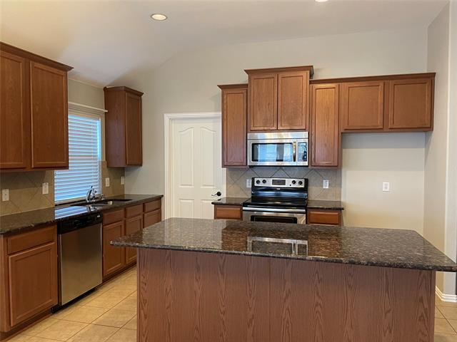 Building Photo - 4603 Oakview Dr