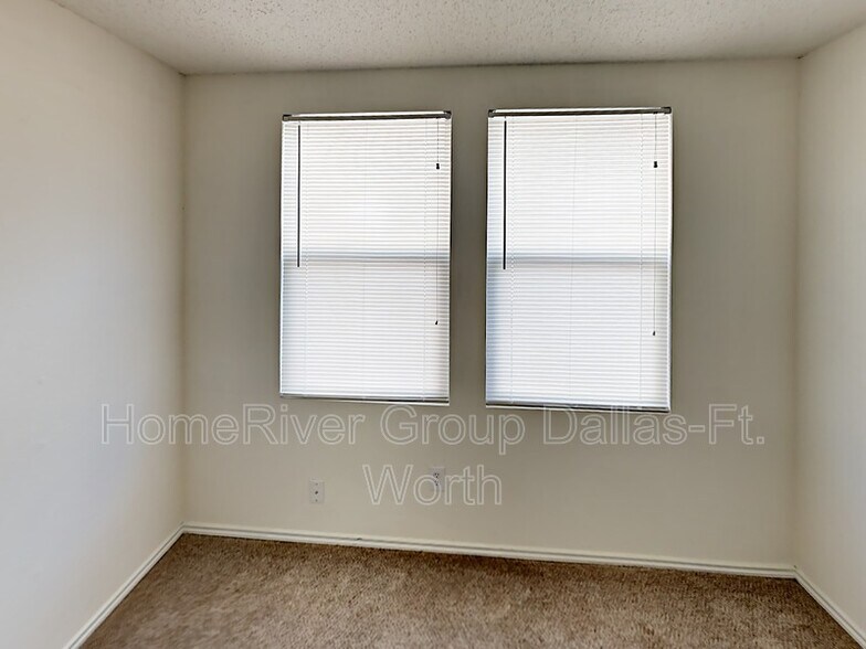 Building Photo - 3956 Foxhound Ln