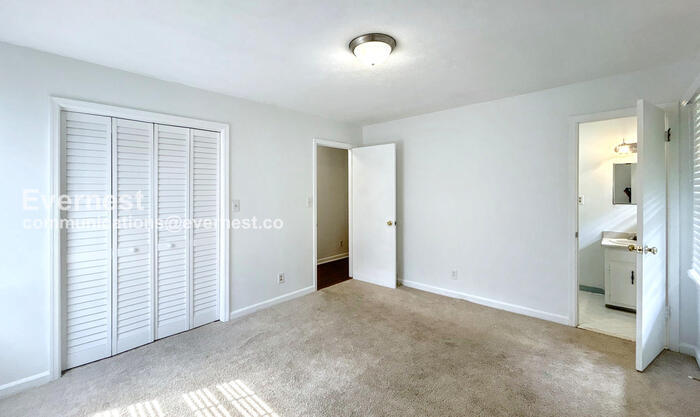 Building Photo - 5151 Vivid Dr SW