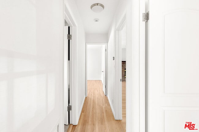 Building Photo - 5131 Don Pio Dr