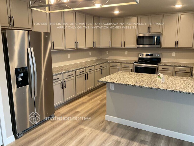 Building Photo - 10046 Luneth Dr