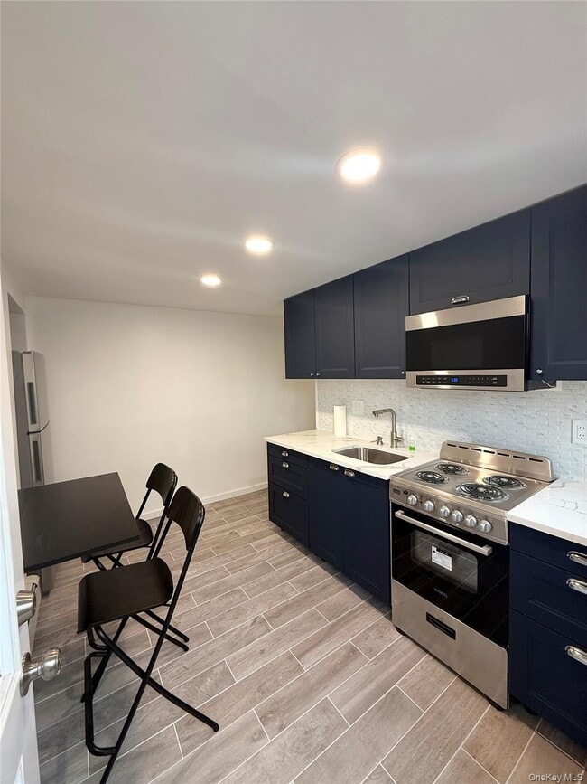 Primary Photo - 193 E John St