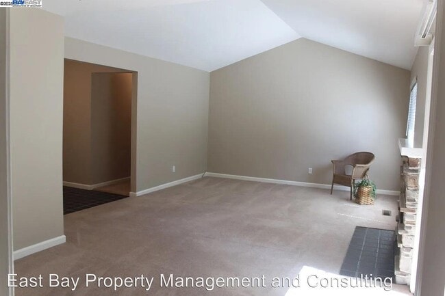 Building Photo - 843 Avalon Way