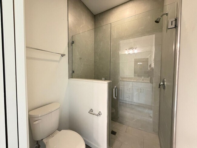 Building Photo - 5341 Vista Lago Dr