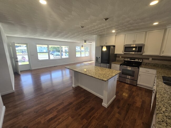 Building Photo - 1221 Wingfield Ave