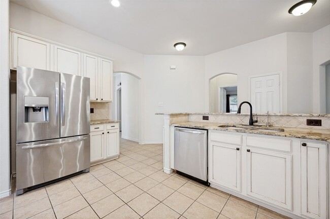 Building Photo - 1615 Bur Oak Dr