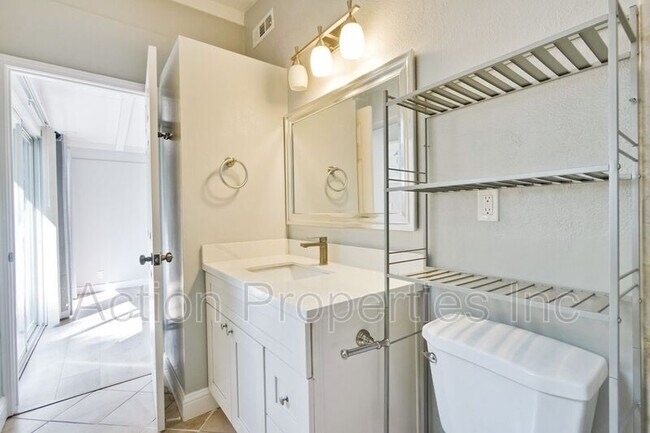 Building Photo - 18850 Newsom Ave