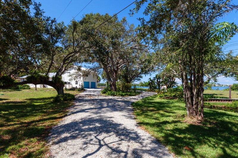 Building Photo - 331 Roberts Rd