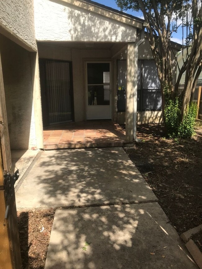 Primary Photo - 2 bedroom Duplex
